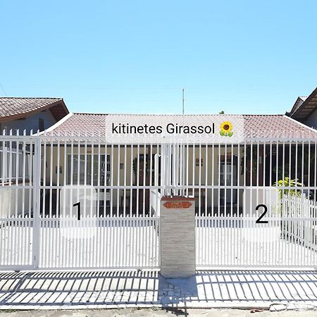 Kitinete Girassol 1 - Penha Sc - Beto Carrero Villa Buitenkant foto